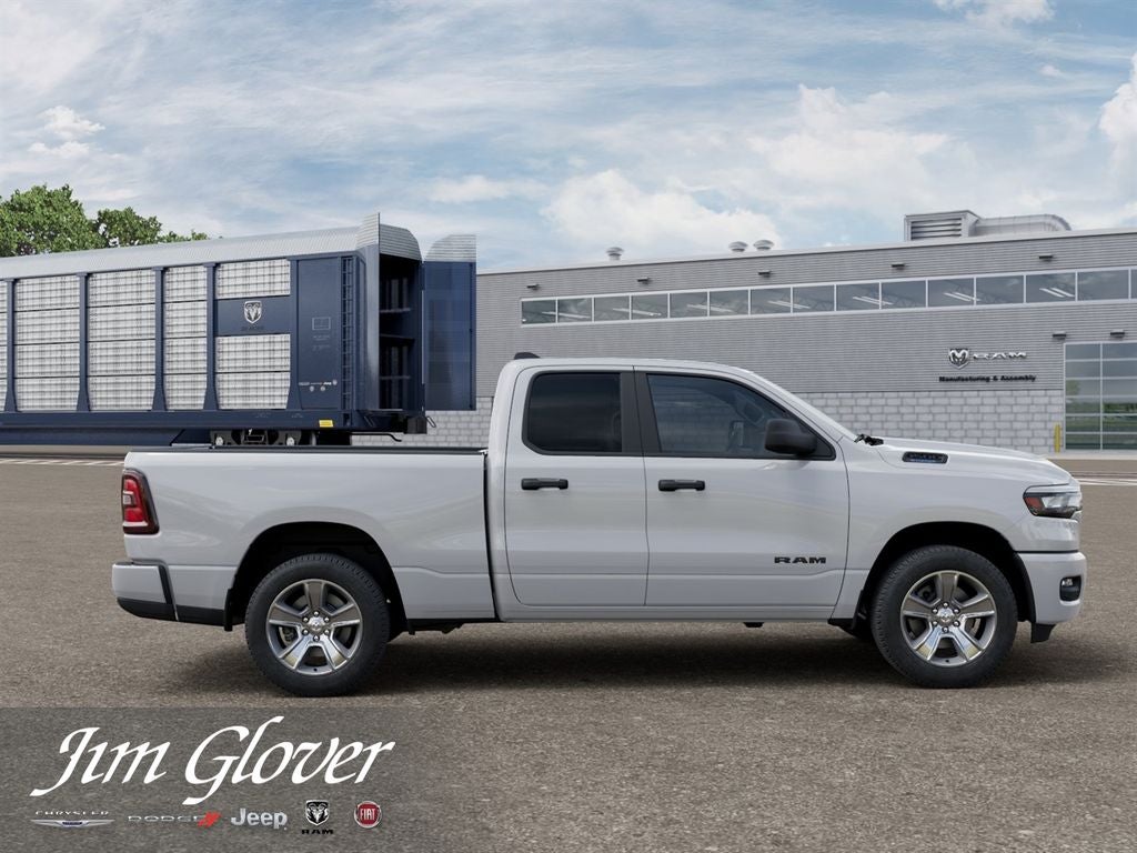 2026 RAM 1500 RAM 1500 EXPRESS QUAD CAB 4X2 6'4' BOX