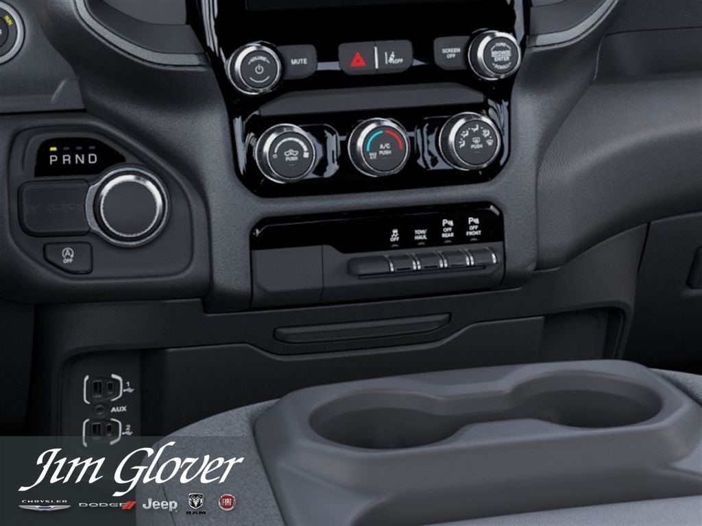 2026 RAM 1500 RAM 1500 EXPRESS QUAD CAB 4X2 6'4' BOX