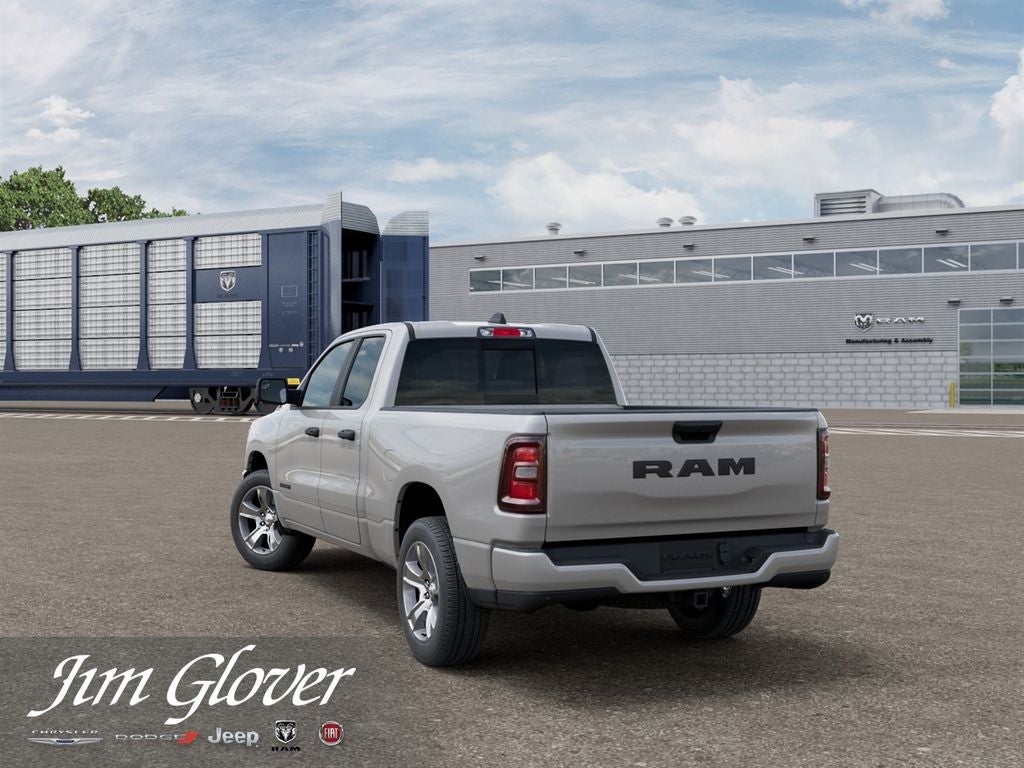 2026 RAM 1500 RAM 1500 EXPRESS QUAD CAB 4X2 6'4' BOX