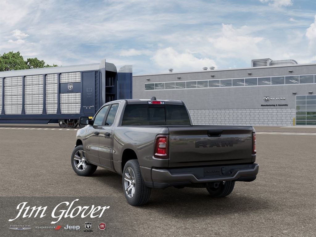 2026 RAM 1500 RAM 1500 EXPRESS QUAD CAB 4X2 6'4' BOX