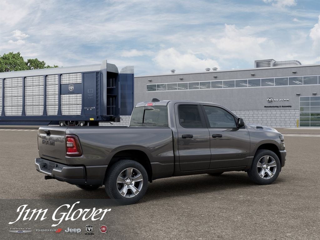 2026 RAM 1500 RAM 1500 EXPRESS QUAD CAB 4X2 6'4' BOX