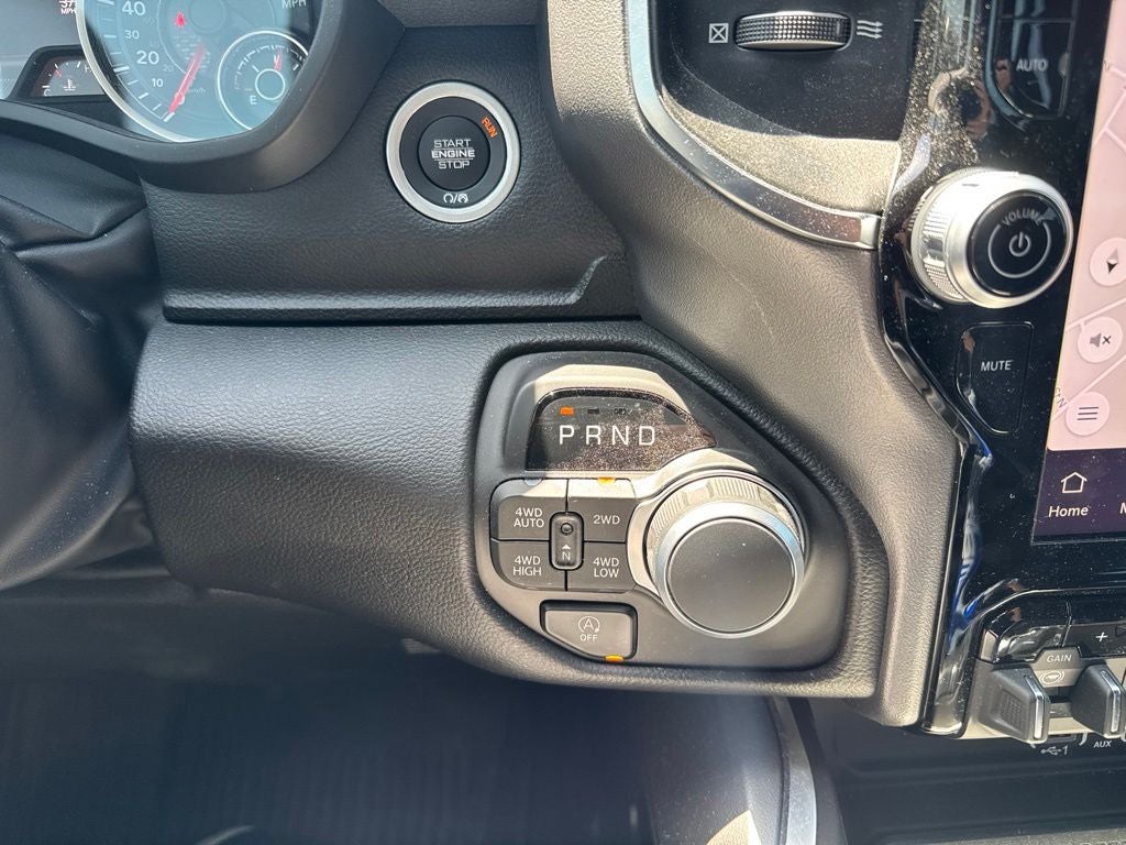 2025 RAM 1500 Big Horn Crew Cab 4x4 5'7' Box