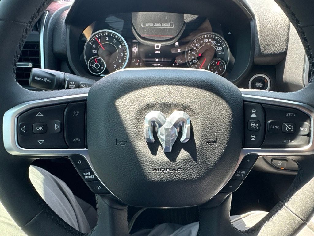 2025 RAM 1500 Big Horn Crew Cab 4x4 5'7' Box