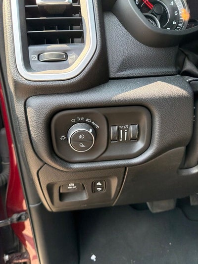 2019 RAM 1500 Big Horn/Lone Star Crew Cab 4x4 5'7' Box