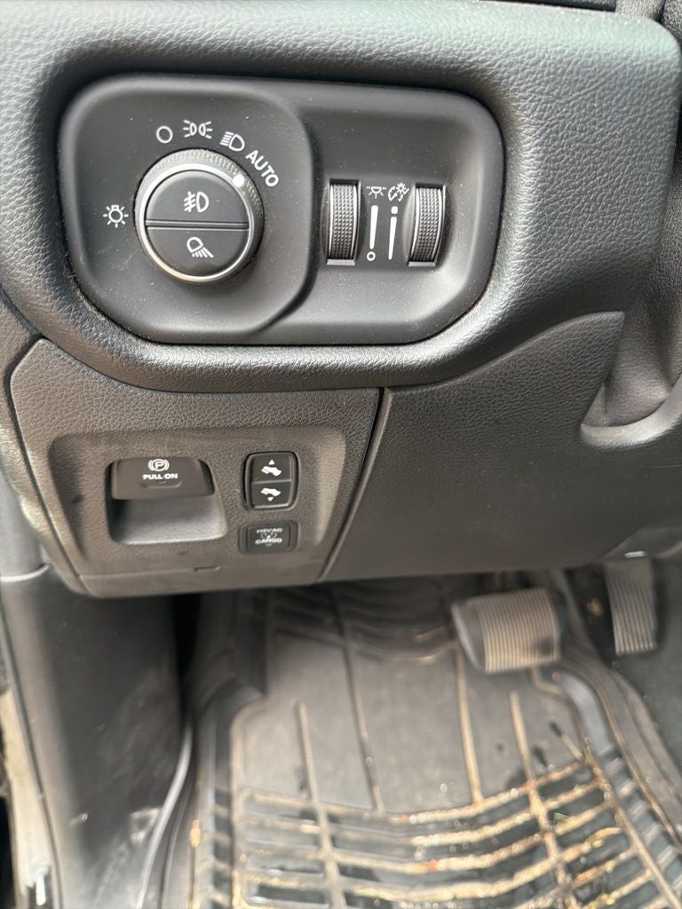 2019 RAM 1500 Big Horn/Lone Star Crew Cab 4x4 5'7' Box