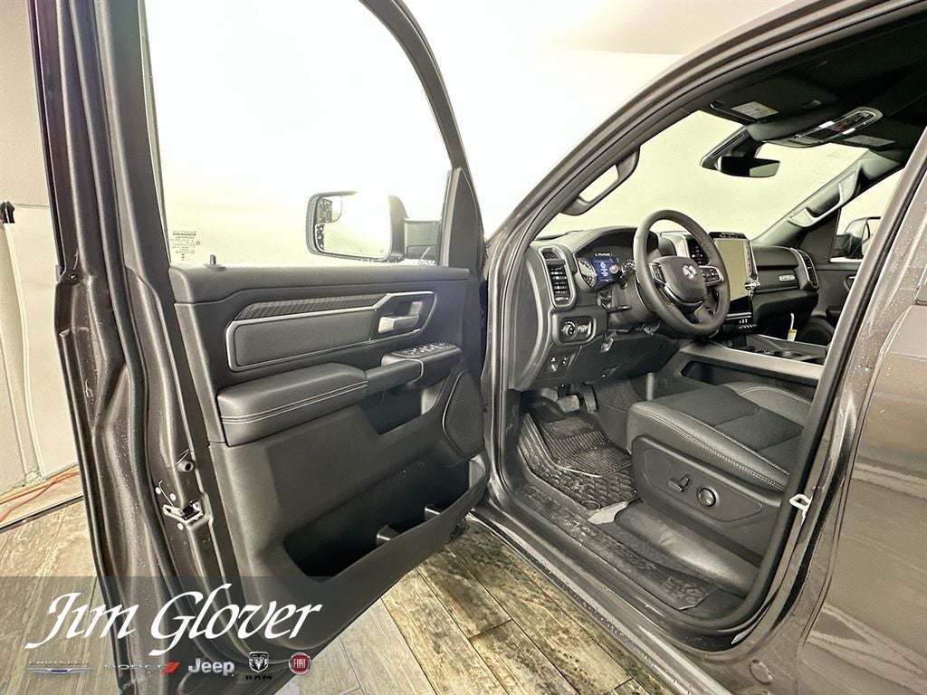 2026 RAM 1500 RAM 1500 LONE STAR CREW CAB 4X4 5'7' BOX