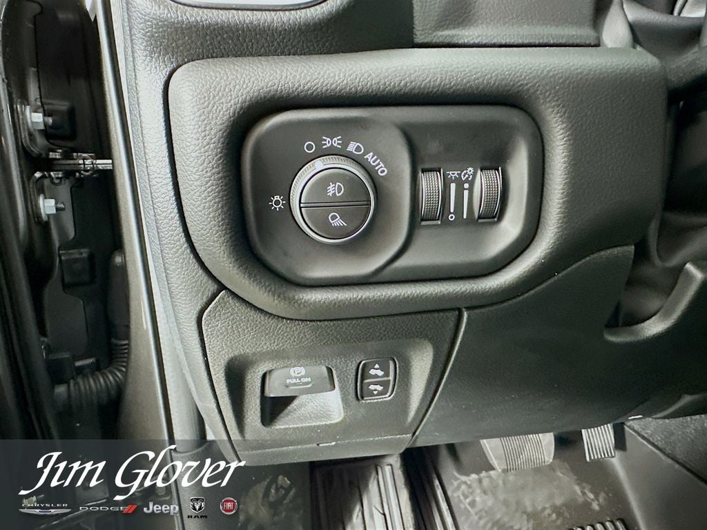 2026 RAM 1500 RAM 1500 LONE STAR CREW CAB 4X4 5'7' BOX