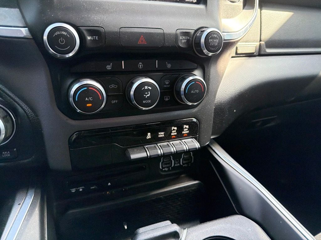 2019 RAM 1500 Big Horn/Lone Star Crew Cab 4x4 5'7' Box