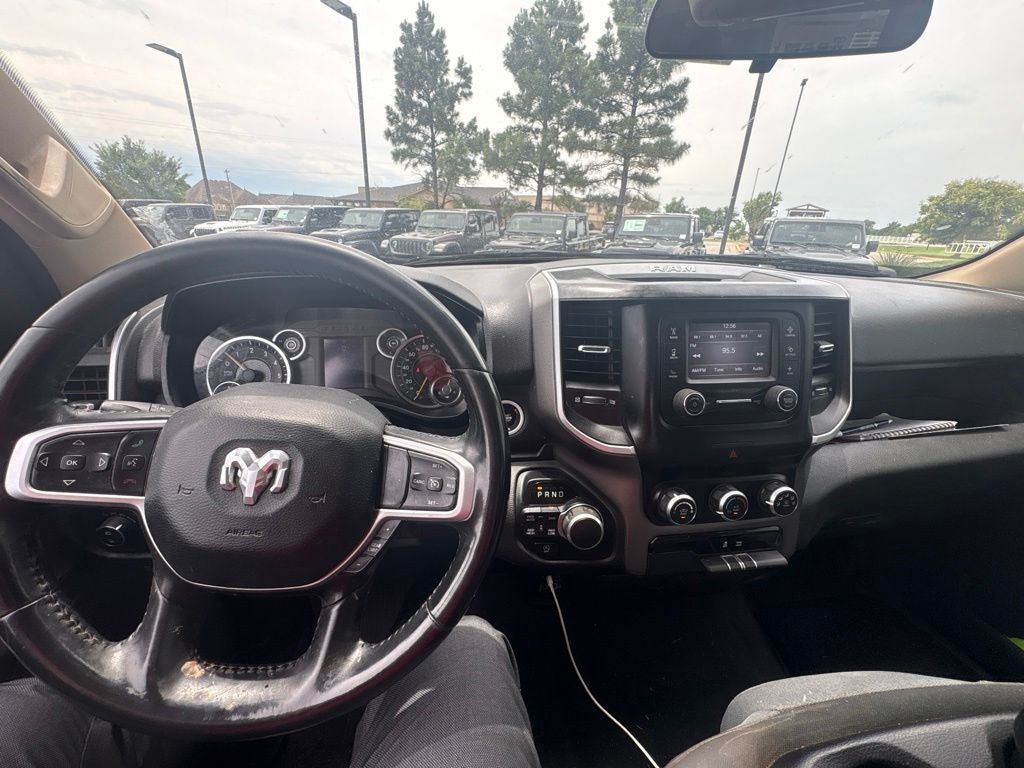 2020 RAM 1500 Big Horn Crew Cab 4x4 5'7' Box
