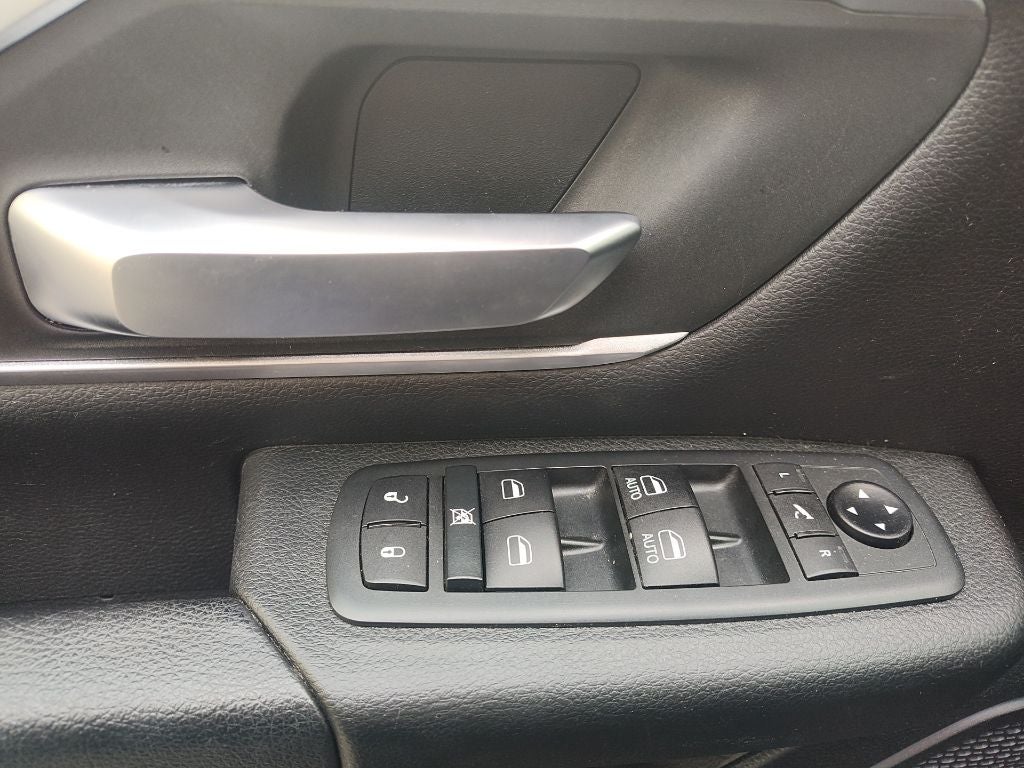 2020 RAM 1500 Big Horn Crew Cab 4x4 5'7' Box