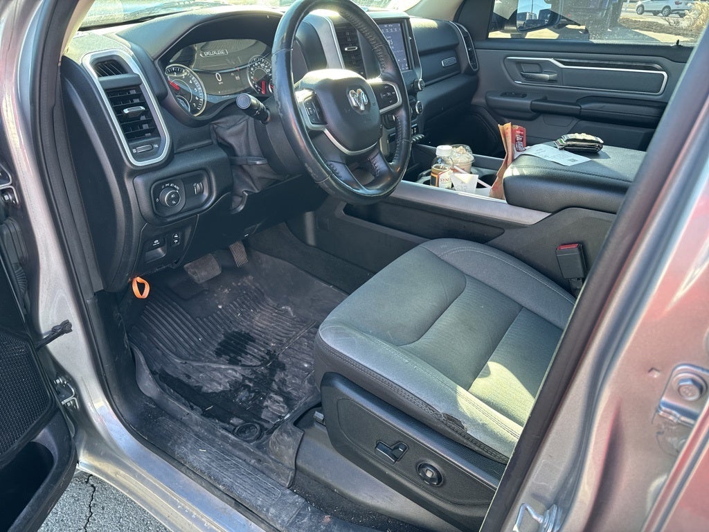 2020 RAM 1500 Big Horn Crew Cab 4x4 5'7' Box