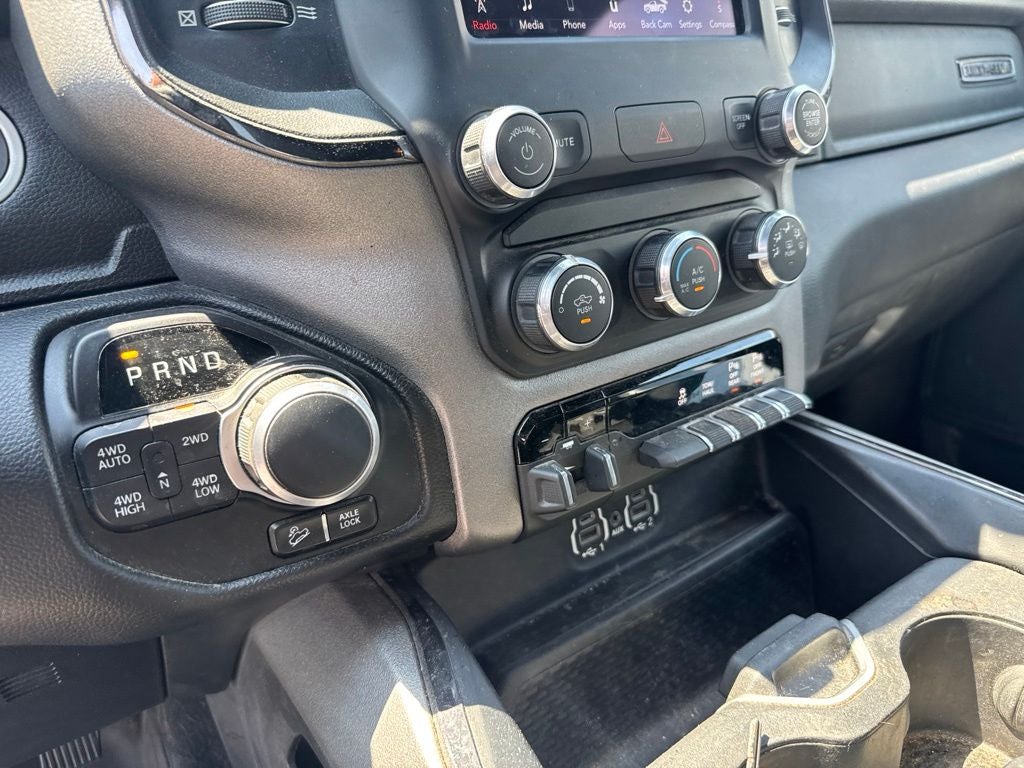 2020 RAM 1500 Big Horn Crew Cab 4x4 5'7' Box