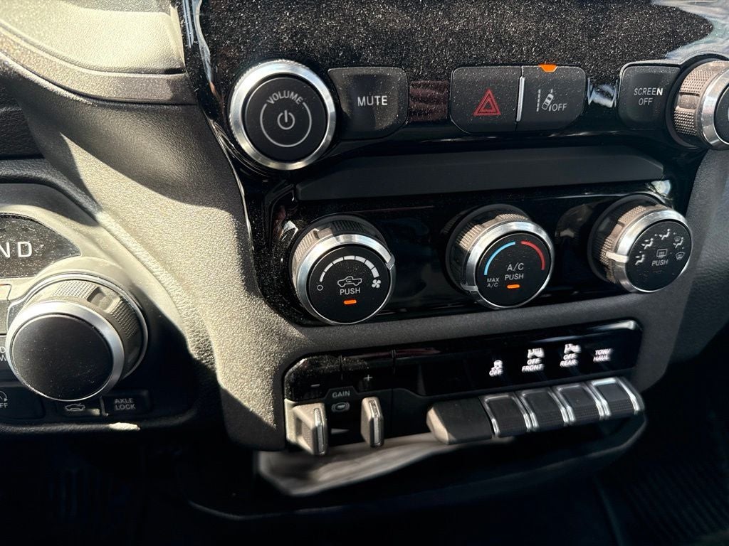 2026 RAM 1500 Warlock Crew Cab 4x4 5'7' Box