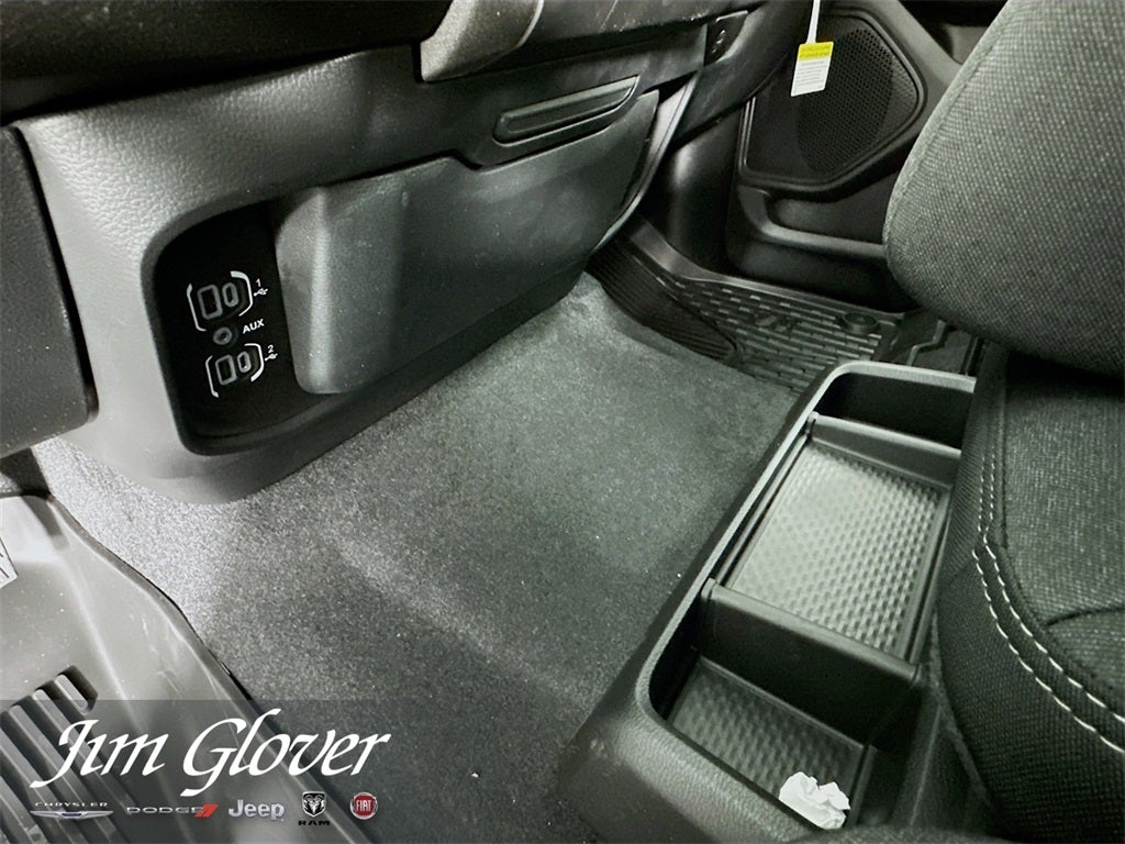 2026 RAM 1500 RAM 1500 WARLOCK CREW CAB 4X4 5'7' BOX