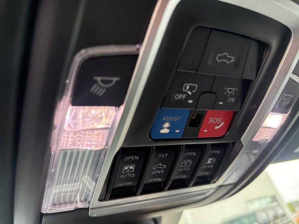 2020 RAM 1500 Limited Crew Cab 4x4 5'7' Box