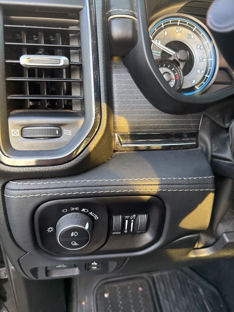 2022 RAM 1500 Limited Crew Cab 4x4 5'7' Box