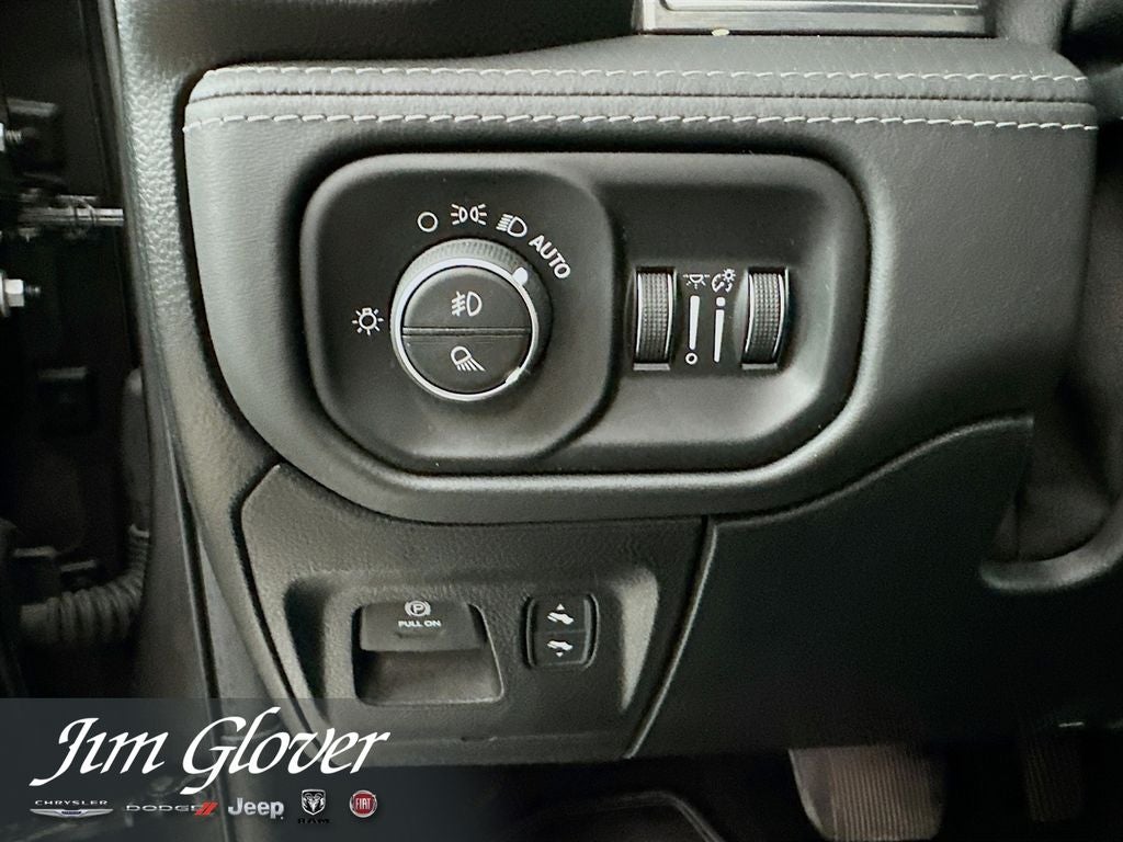 2020 RAM 1500 Limited Crew Cab 4x4 5'7' Box