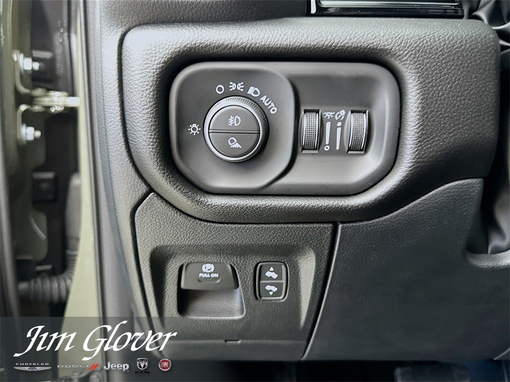 2026 RAM 1500 RAM 1500 LARAMIE CREW CAB 4X4 5'7' BOX