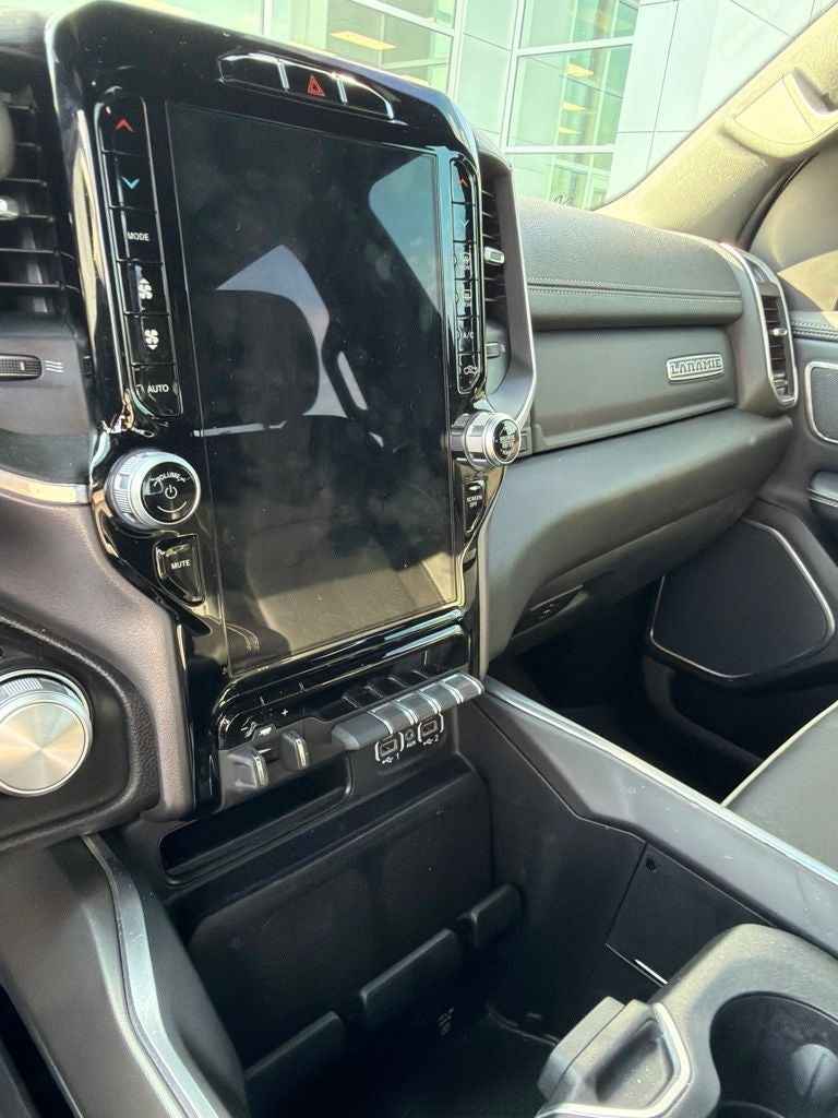 2023 RAM 1500 Laramie Crew Cab 4x4 5'7' Box