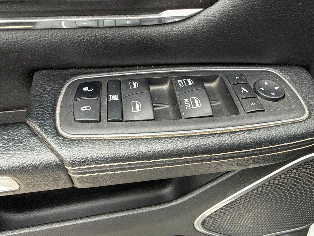2023 RAM 1500 Laramie Crew Cab 4x4 5'7' Box