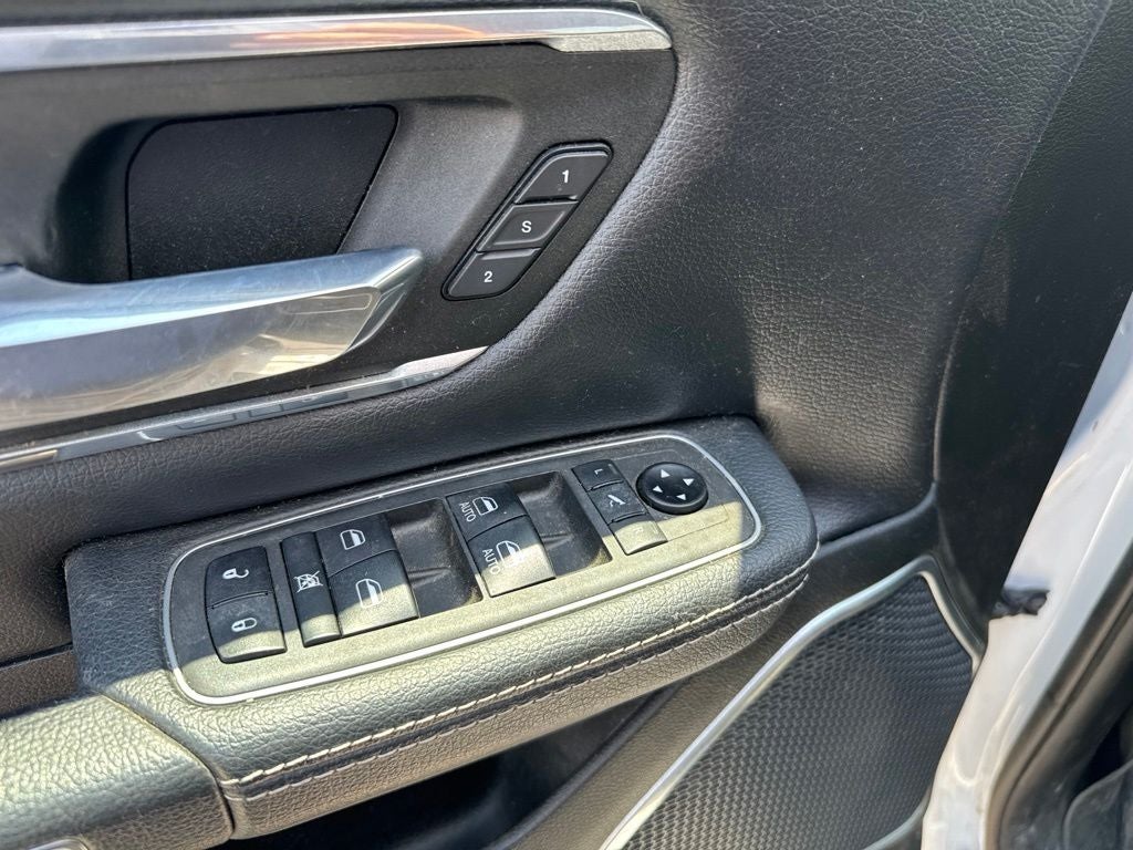 2021 RAM 1500 Laramie Crew Cab 4x4 5'7' Box