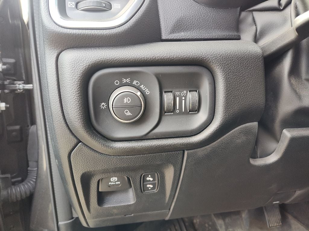 2024 RAM 1500 Laramie Crew Cab 4x4 5'7' Box