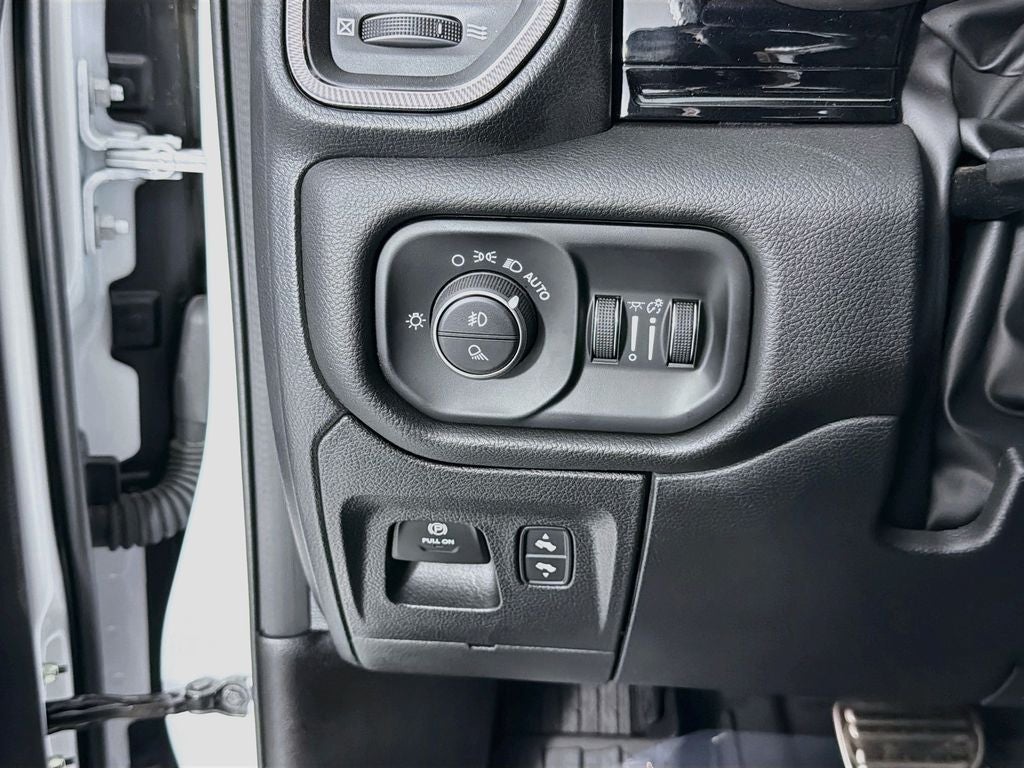 2025 RAM 1500 Rebel Crew Cab 4x4 5'7' Box