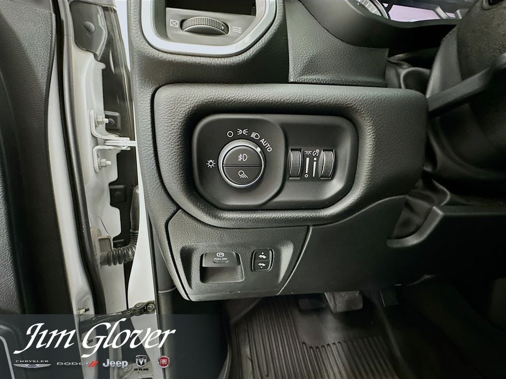 2023 RAM 1500 Laramie Crew Cab 4x4 6'4' Box