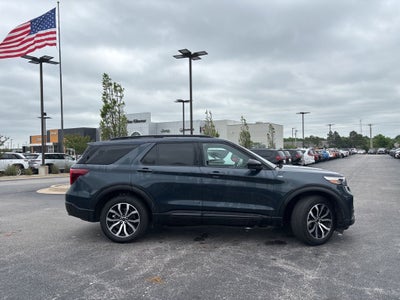 2023 Ford Explorer ST-Line