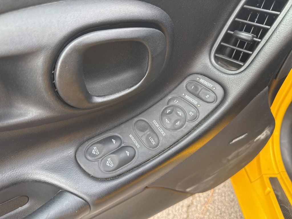 2000 Chevrolet Corvette Base