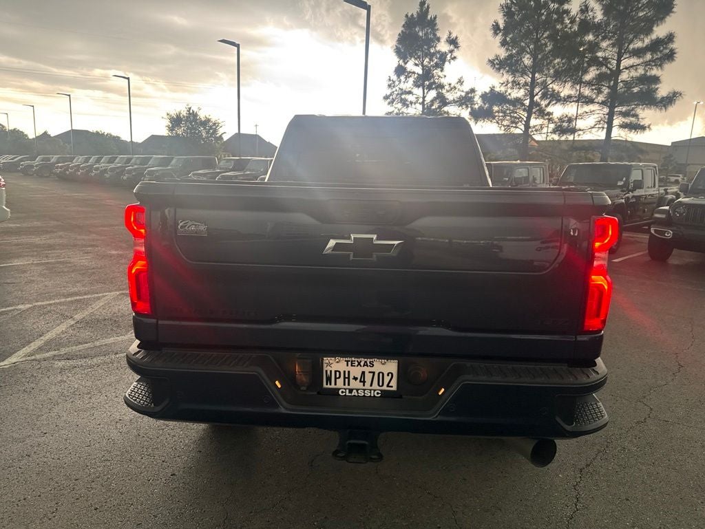 2022 Chevrolet Silverado 2500HD 4WD Crew Cab Standard Bed LTZ
