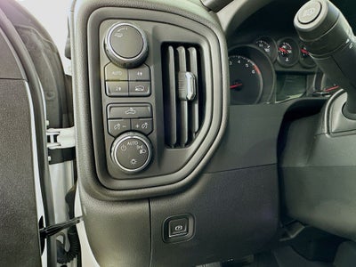 2024 Chevrolet Silverado 1500 4WD Crew Cab Short Bed Custom