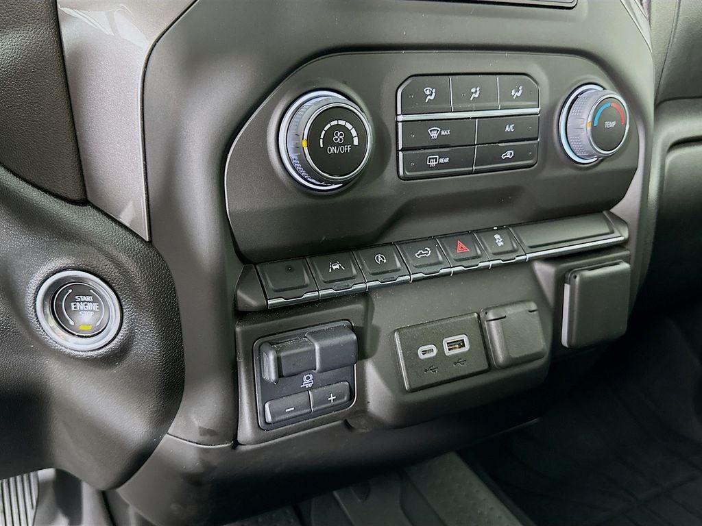 2024 Chevrolet Silverado 1500 4WD Crew Cab Short Bed Custom