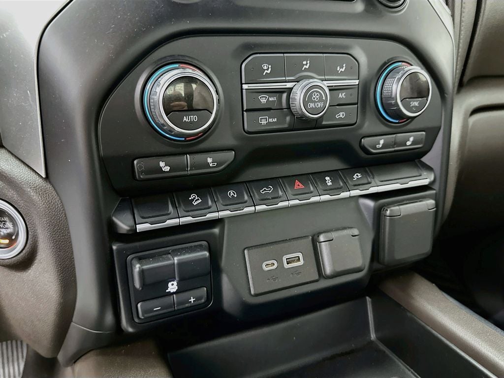 2020 Chevrolet Silverado 1500 4WD Crew Cab Short Bed RST