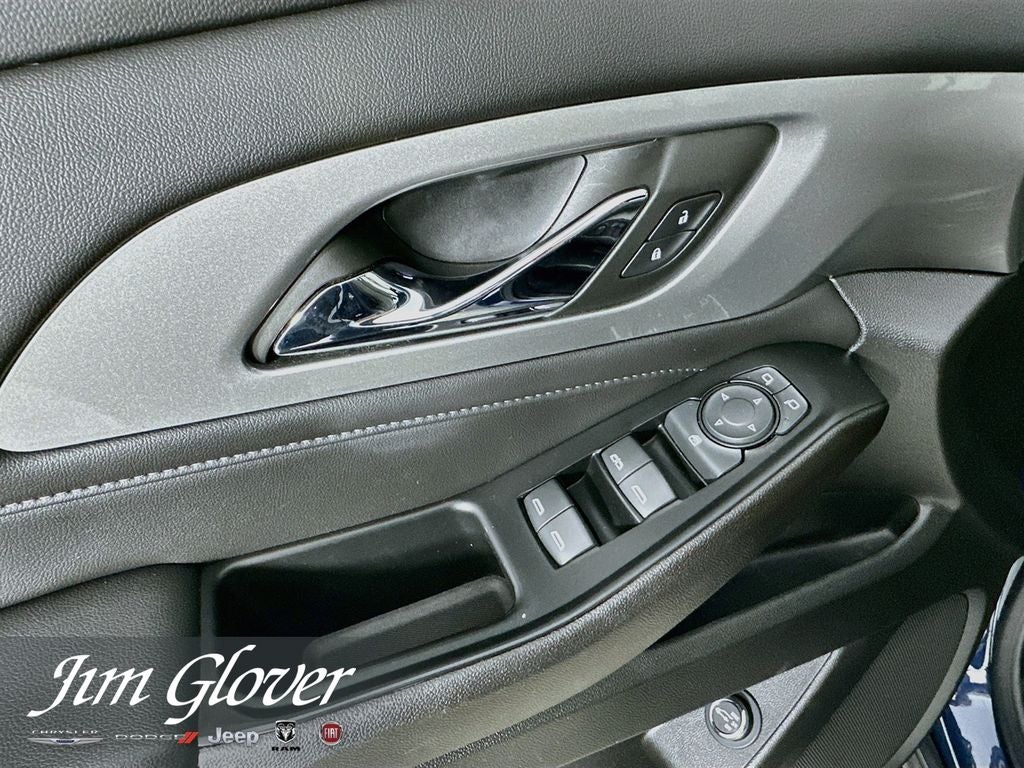 2023 Chevrolet Traverse FWD LT Cloth
