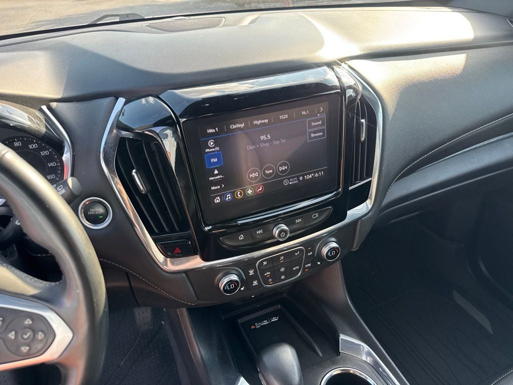 2023 Chevrolet Traverse AWD LT Leather