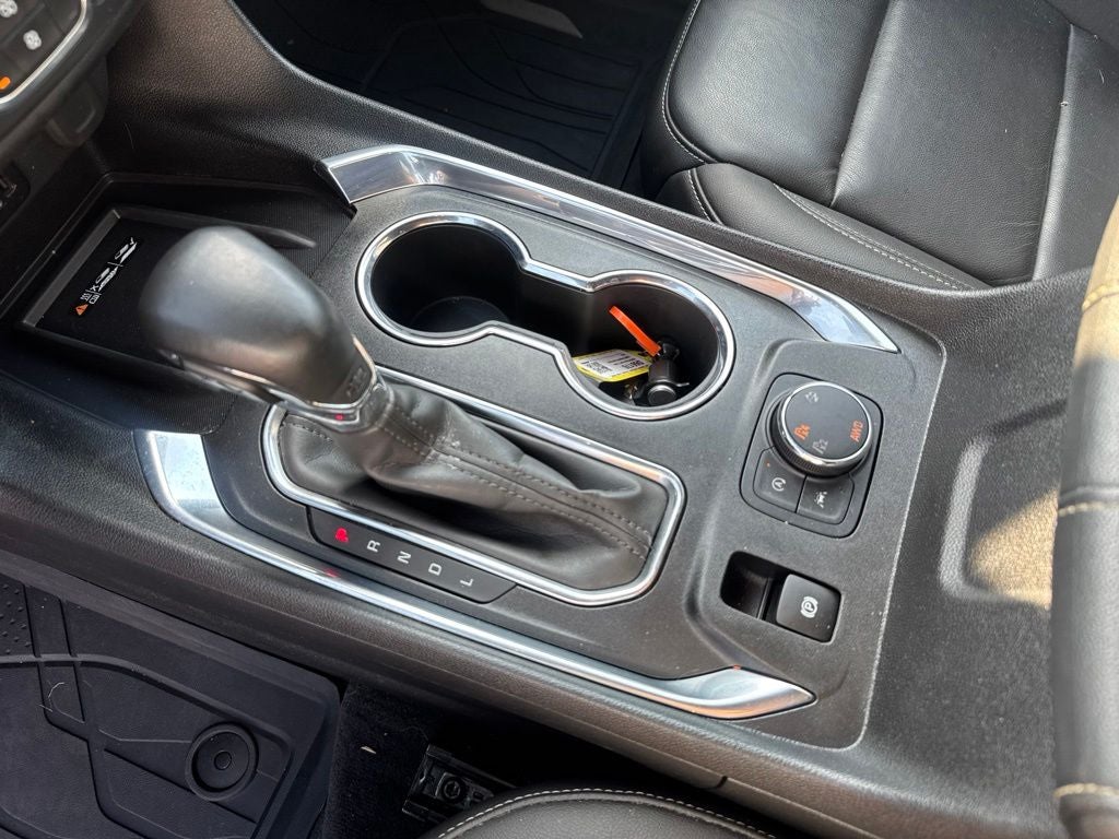 2023 Chevrolet Traverse AWD LT Leather