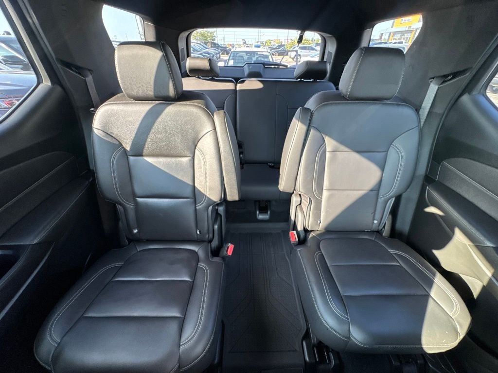 2023 Chevrolet Traverse AWD LT Leather