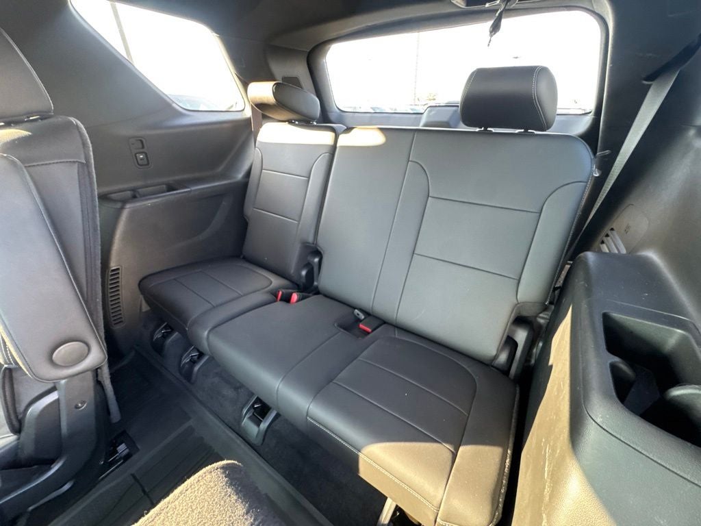 2023 Chevrolet Traverse AWD LT Leather