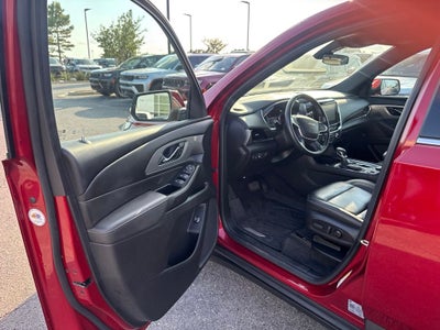 2023 Chevrolet Traverse AWD LT Leather