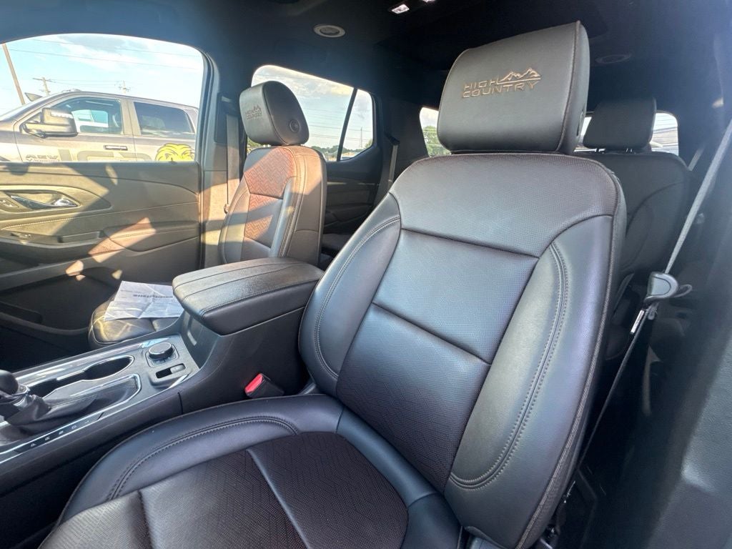 2023 Chevrolet Traverse AWD High Country