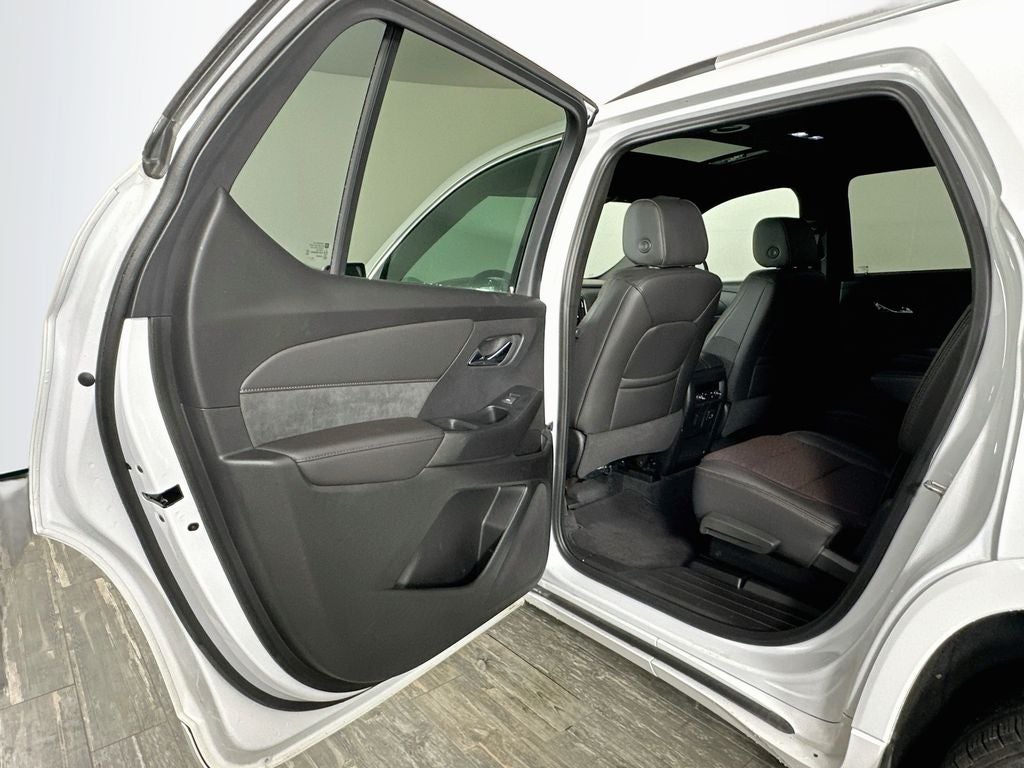 2023 Chevrolet Traverse AWD High Country