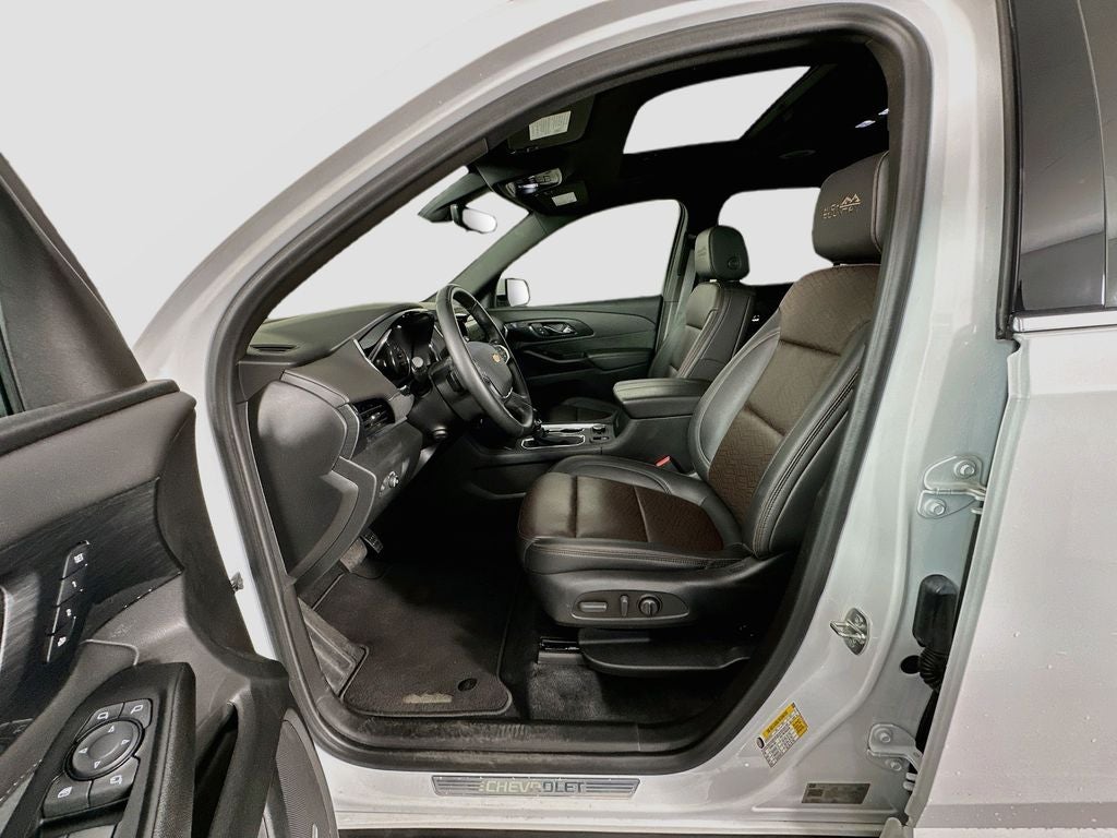 2023 Chevrolet Traverse AWD High Country