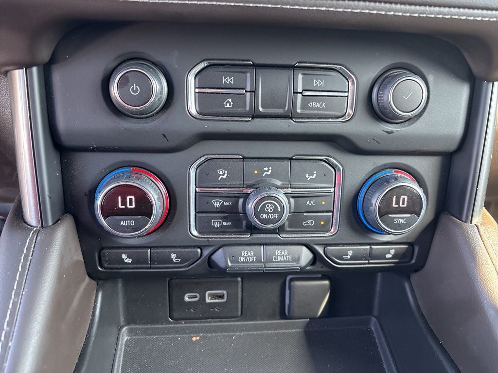 2022 Chevrolet Suburban 4WD LT