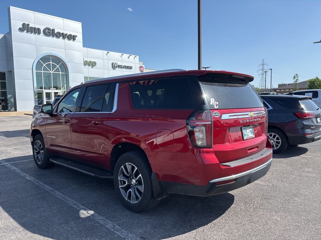 2022 Chevrolet Suburban 4WD LT