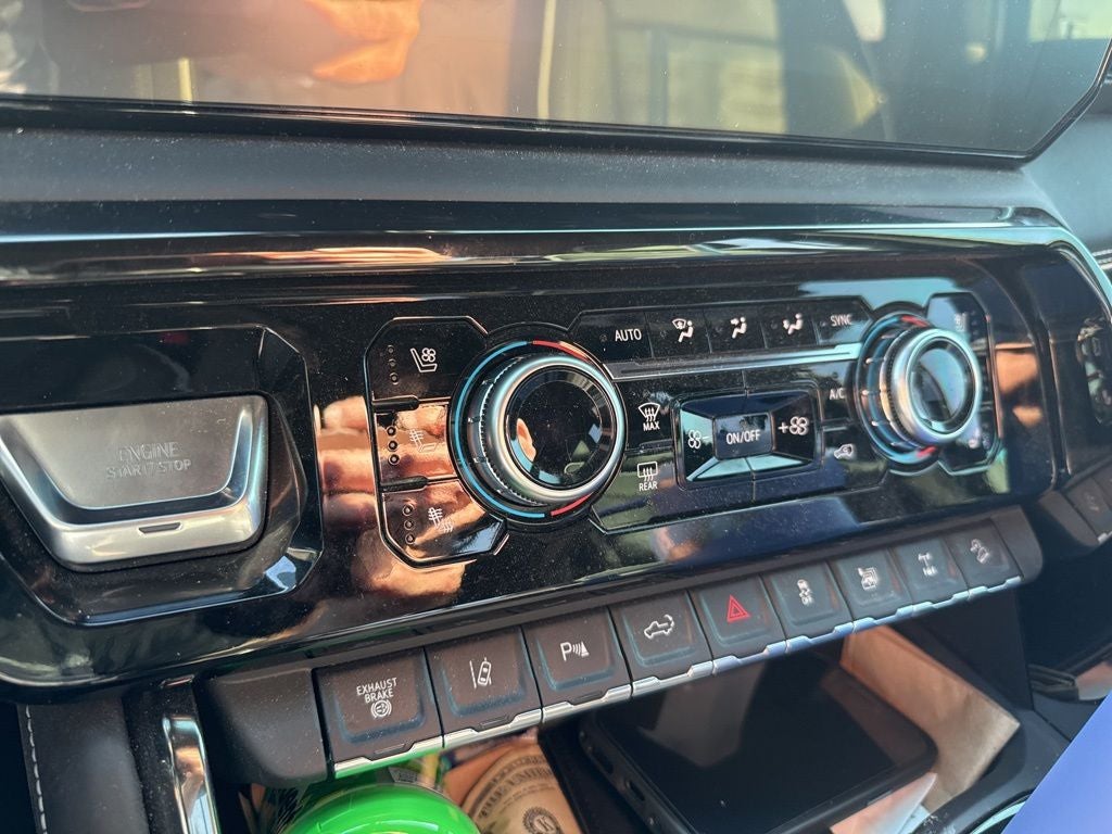 2024 GMC Sierra 2500HD 4WD Crew Cab Standard Bed AT4X