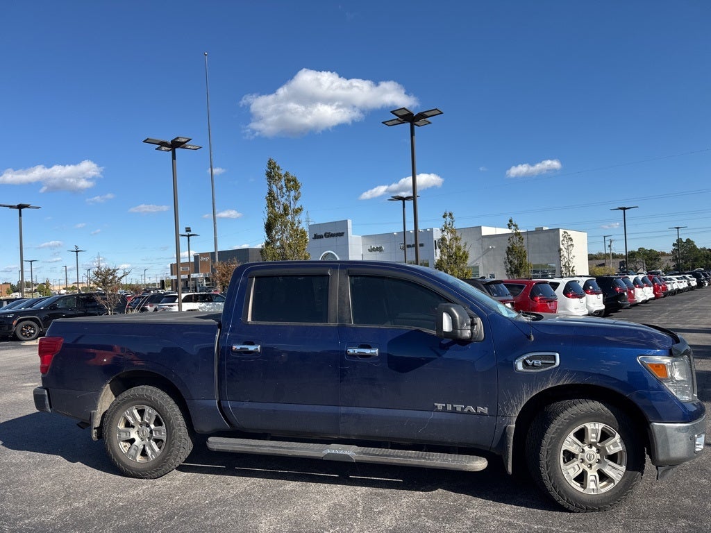 2017 Nissan Titan SV