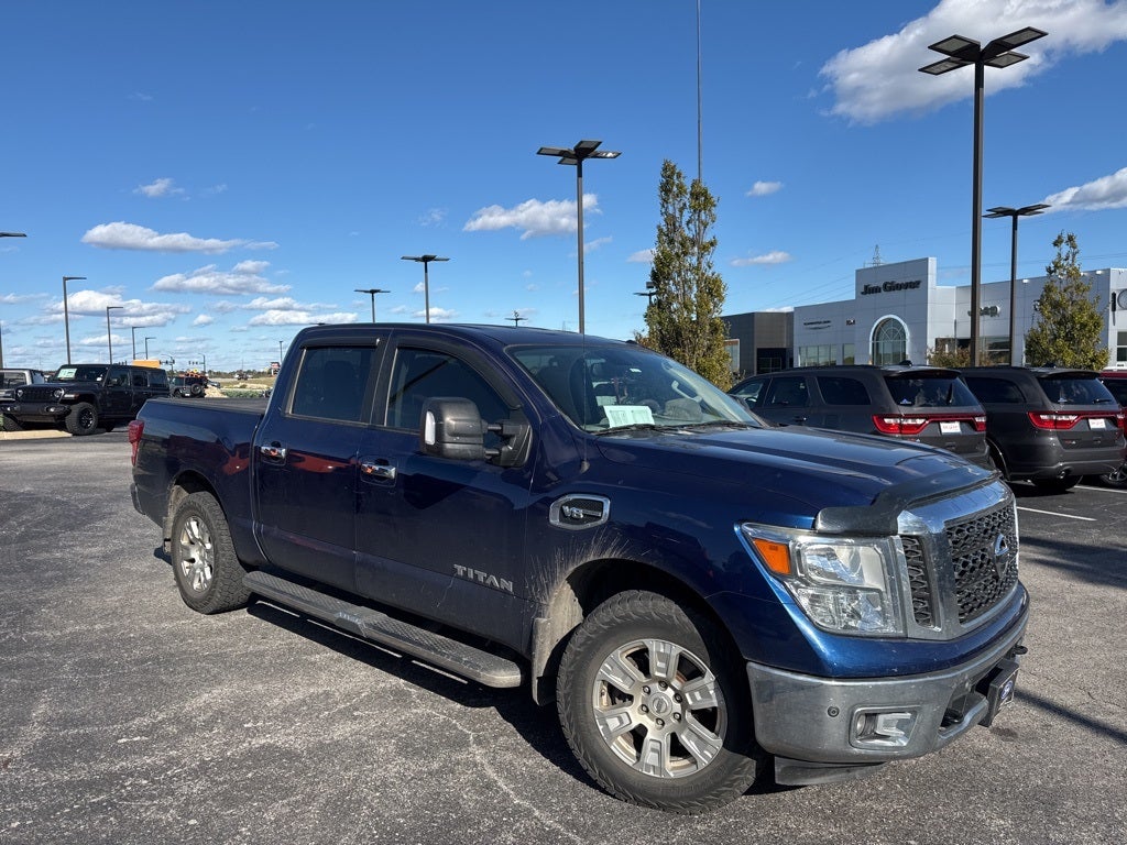2017 Nissan Titan SV