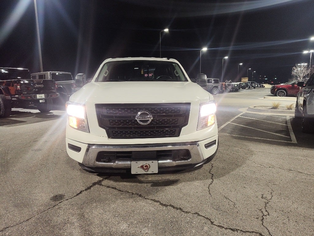 2021 Nissan Titan Crew Cab SV 4x4