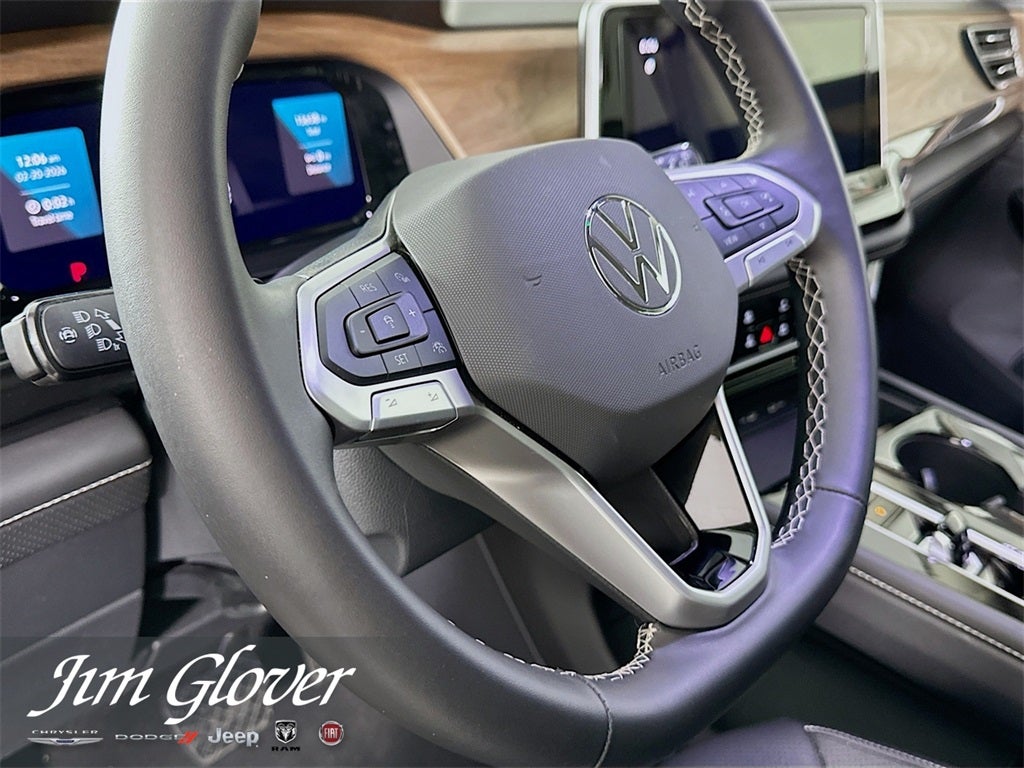 2025 Volkswagen Atlas 2.0T SE w/Technology